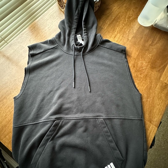 Adidas vest - Picture 3 of 3